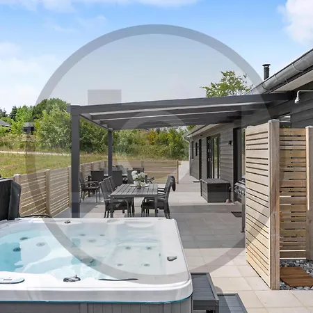 6 Bedroom Awesome In *